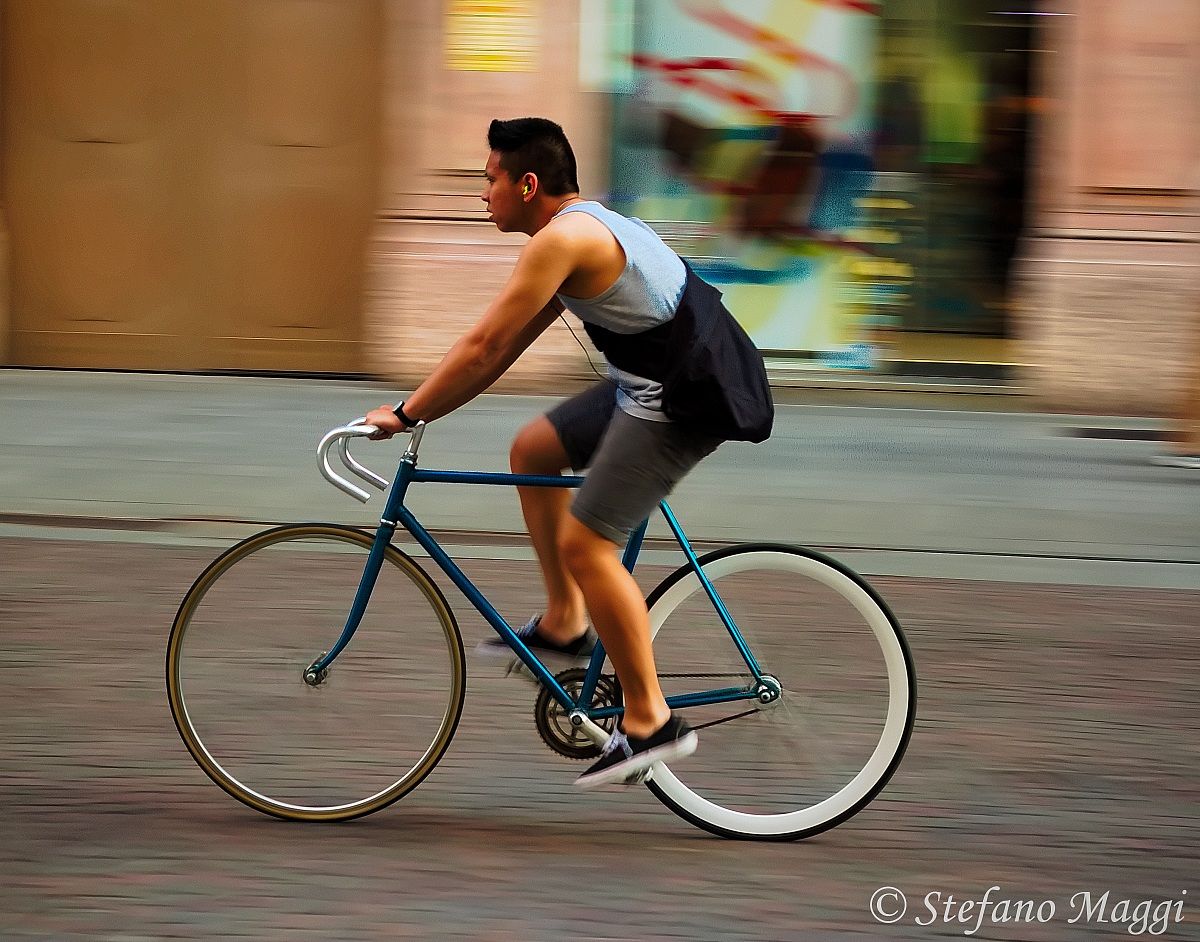 In bici per le vie del centro...