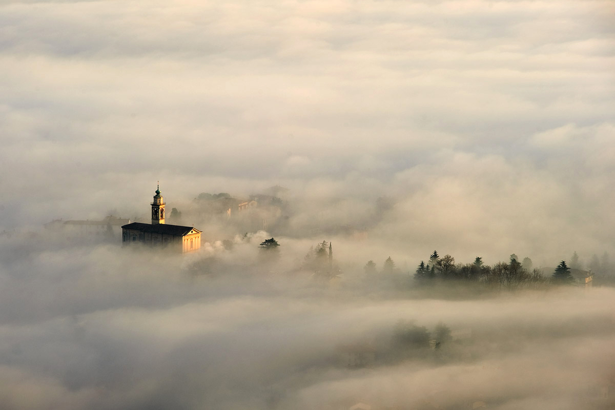 tra la terra e il cielo