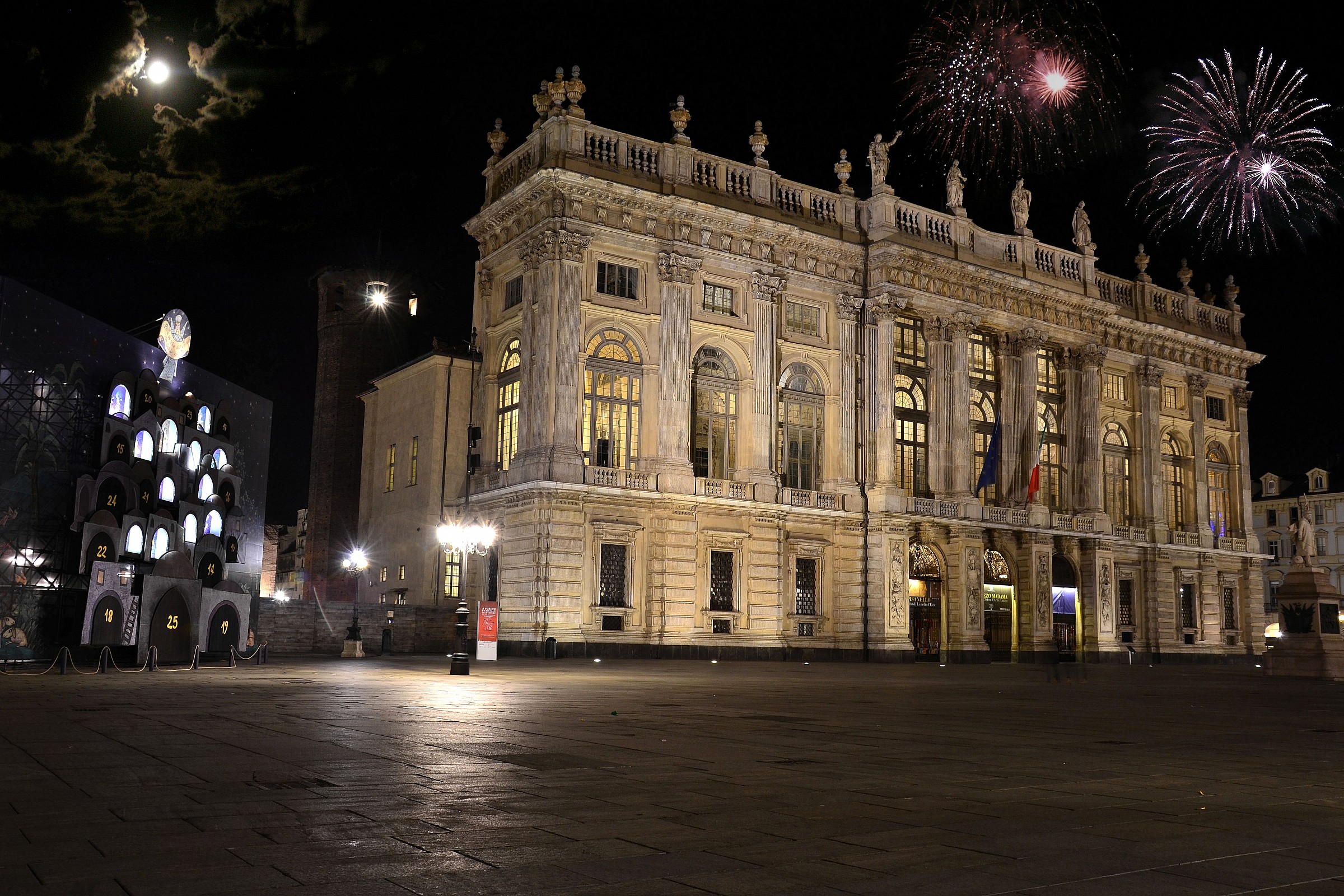 fuochi d'artificio in piazza castello