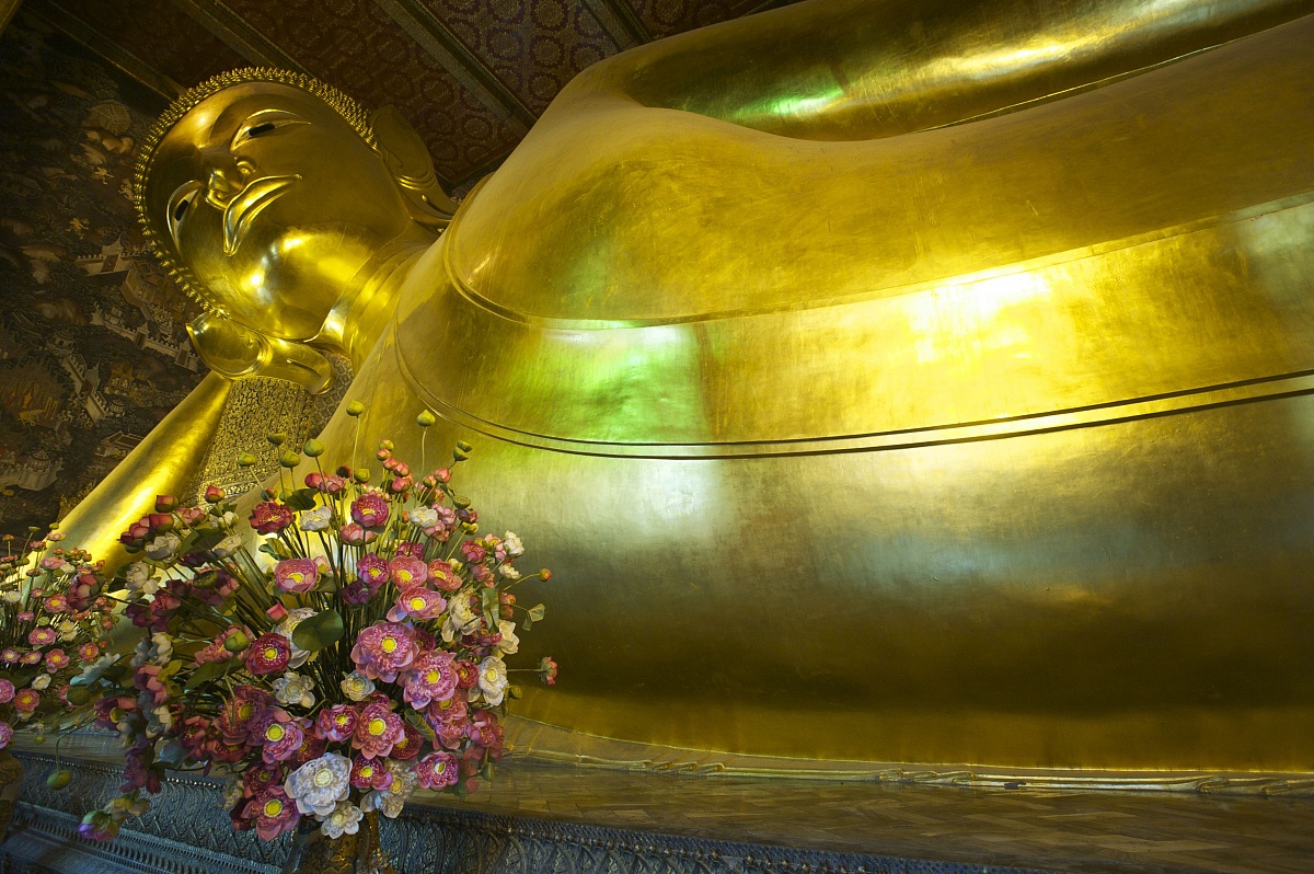 Reclined Buddha (Bangkok-Wat Po)