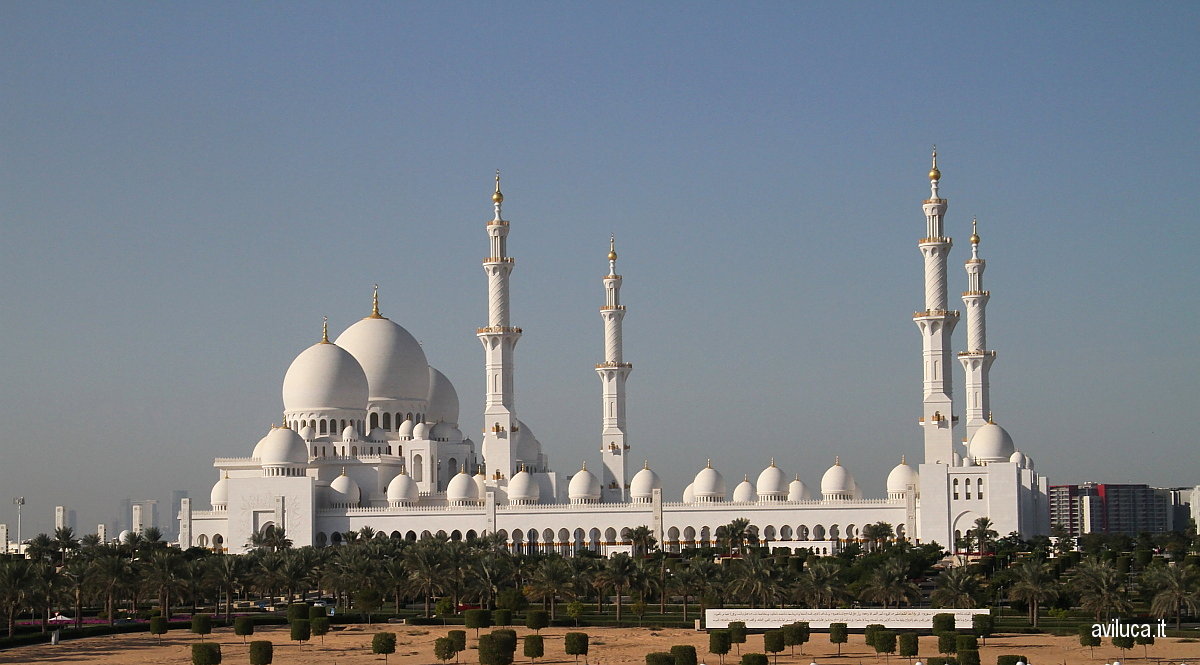 Sheilk Zayed Grand Mosque in Abu Dhabi