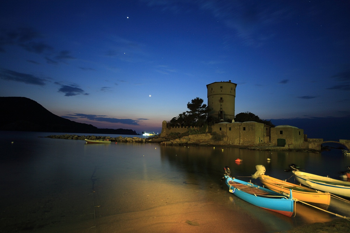 La Torre Saracena di Giglio Campese al tramonto