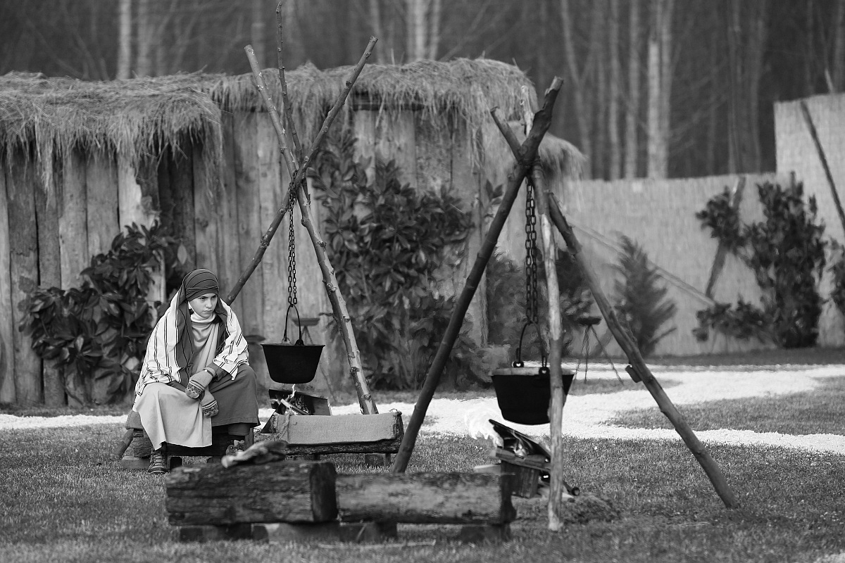 Little girl near the fire