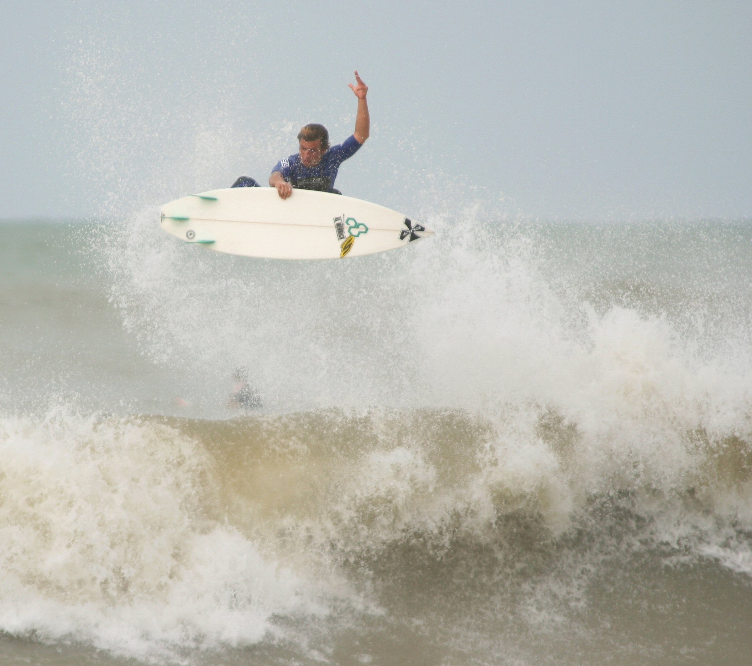 Surf-Alessio Poli-Aerial grab