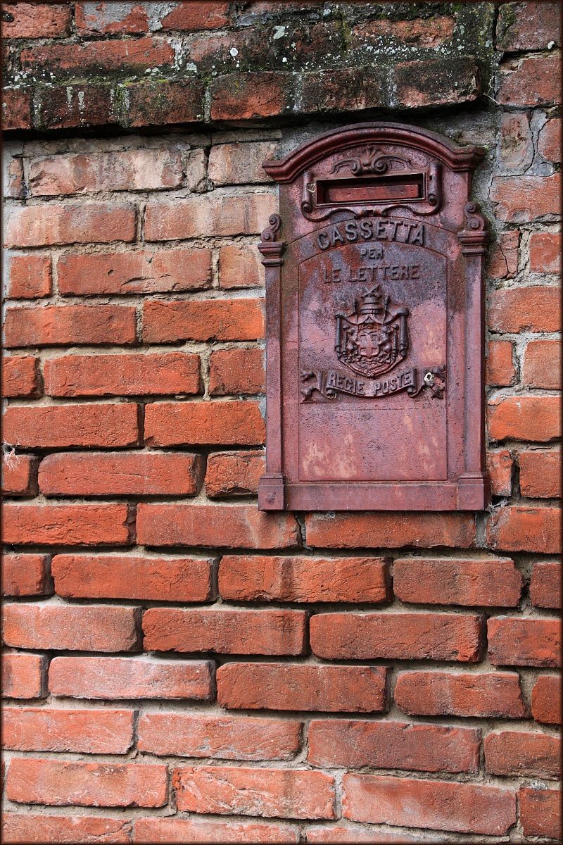 Letterbox old style