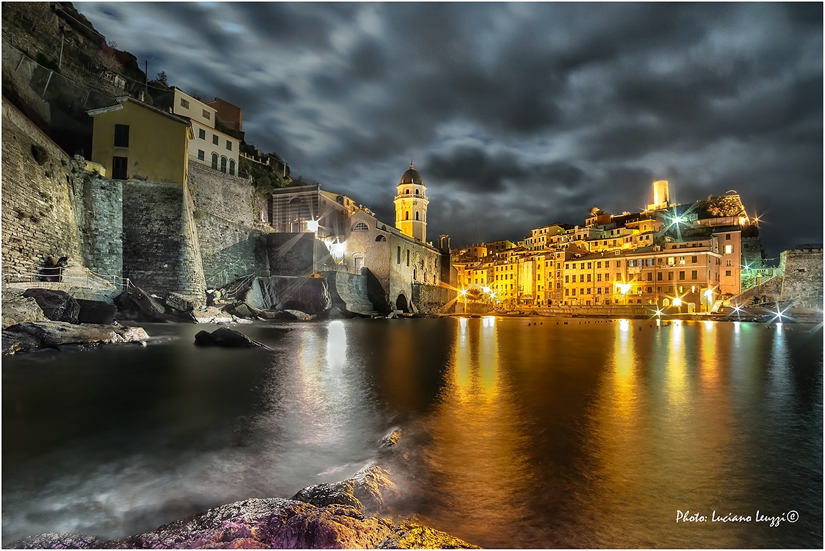 Vernazza lights