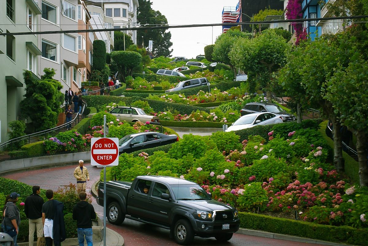 Lombard Street vista dal basso