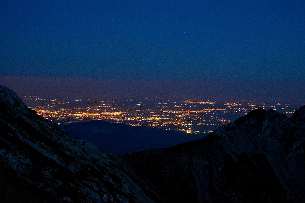 Lake Garda at night