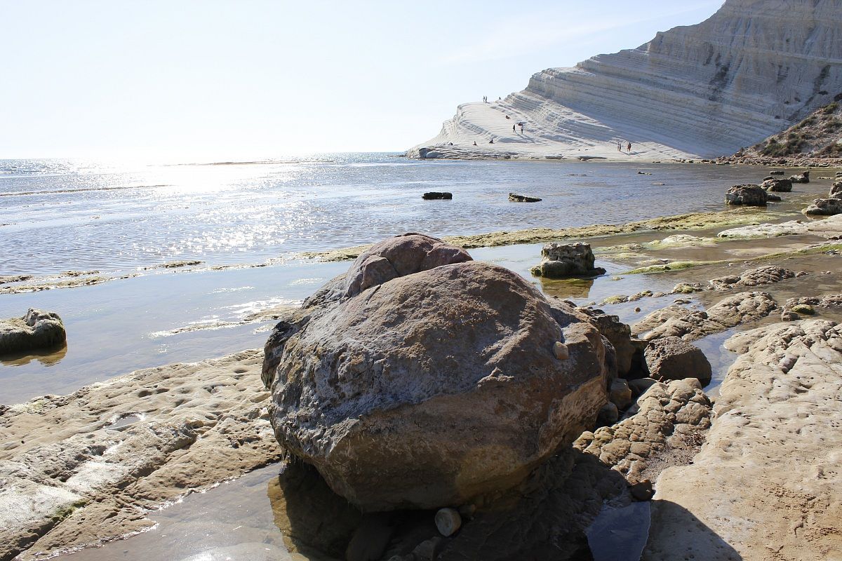 Isolated rock - Scala dei Turchi