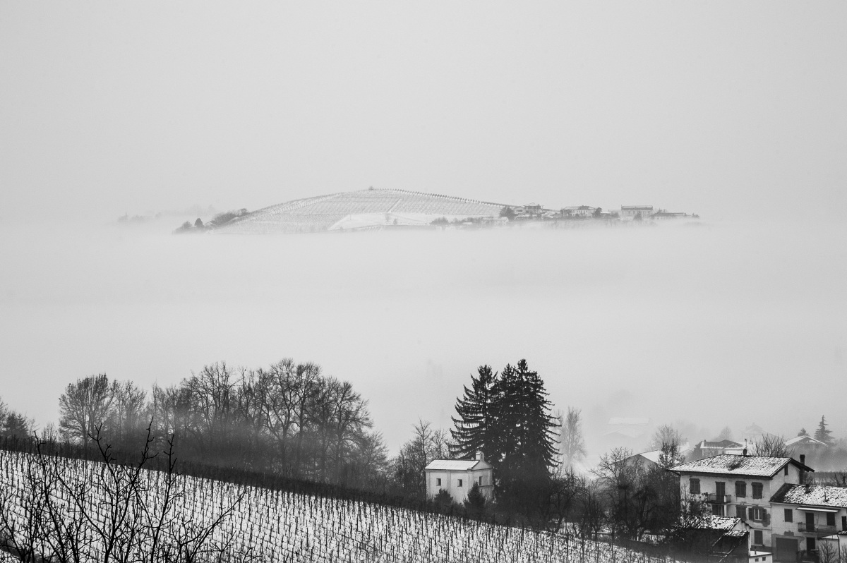 Collina nella nebbia