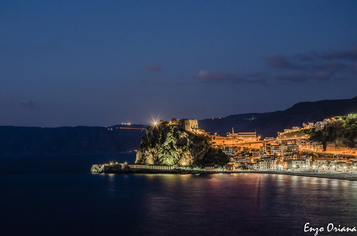 Scilla al crepuscolo