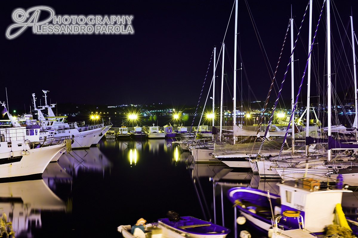 the port of Pozzuoli (na) at night