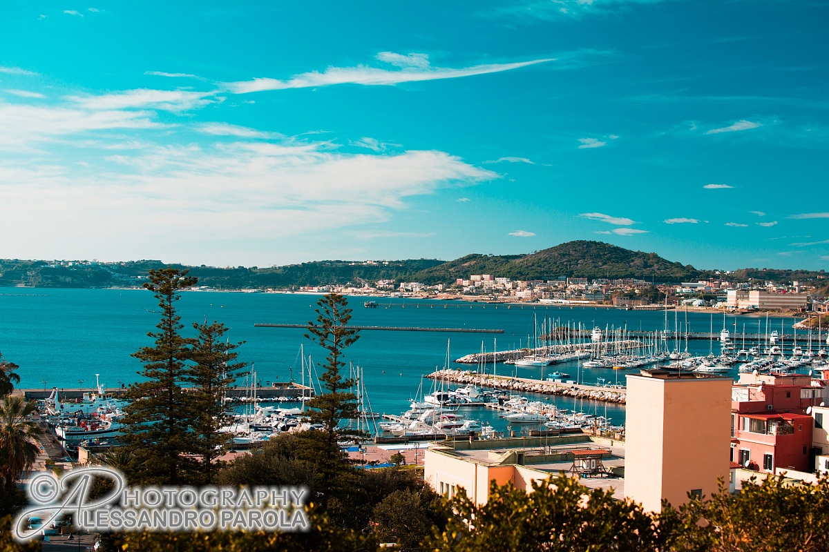 veduta panoramica di Pozzuoli (na) dalla Villa Avellino