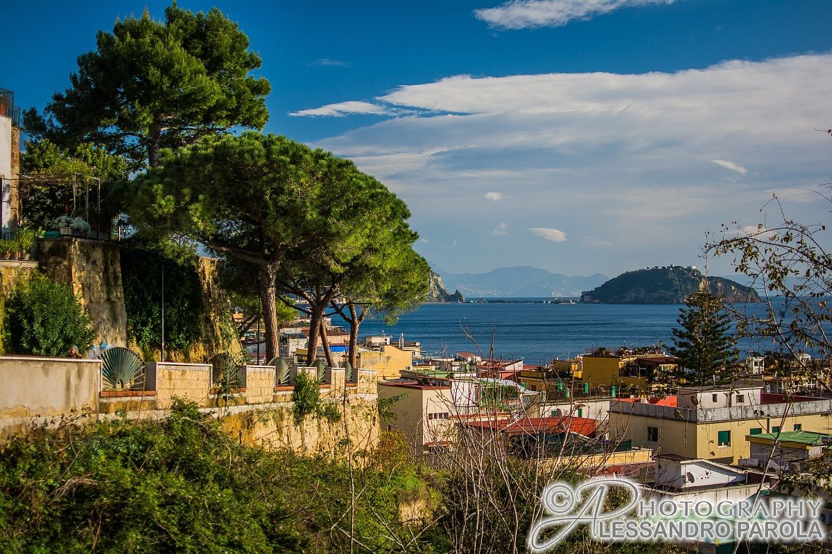 veduta panoramica di Pozzuoli dal monumeto dei caduti