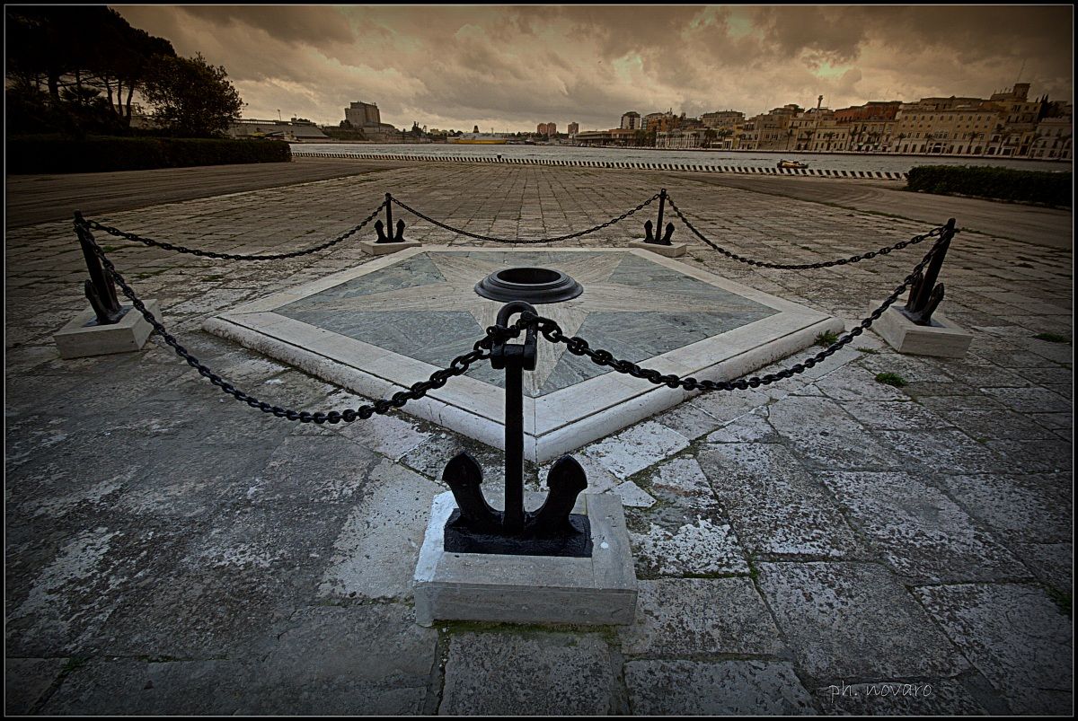 Piazzale Sailor Monument - Brindisi.