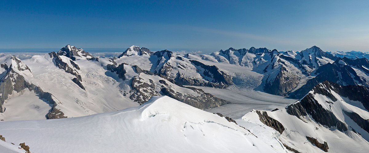 Overview of the Bernese Oberland dal'Aletschhorn