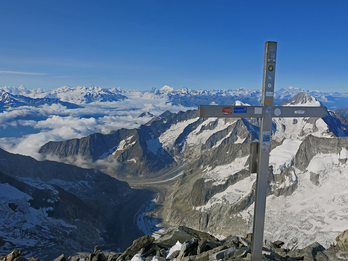 Summit cross on top dell'Aletschhorn