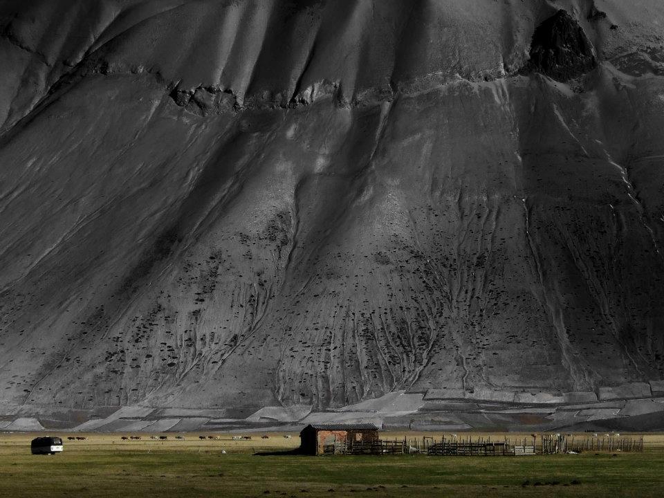 Ai piedi del monte - Castelluccio di Norcia