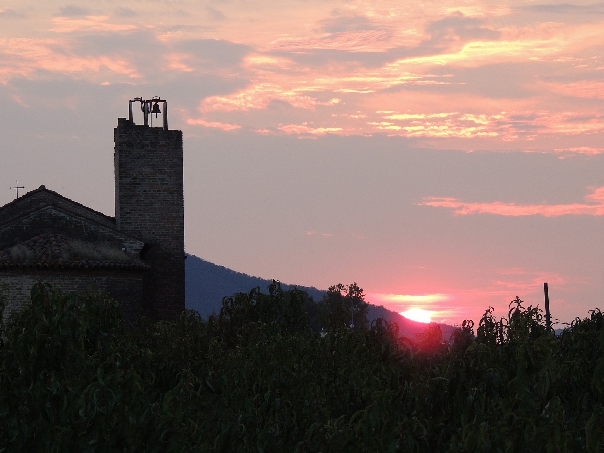 tramonto sui colli