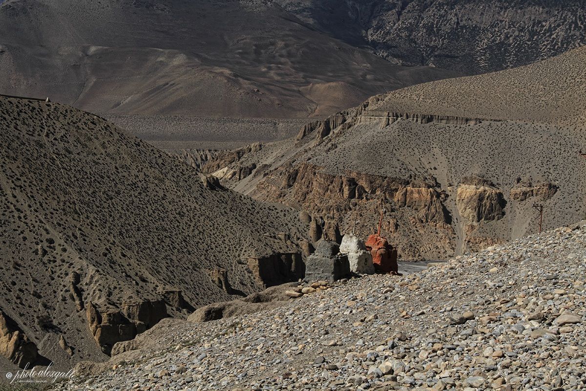Nepal - Tour in Mustang - mountains of sand