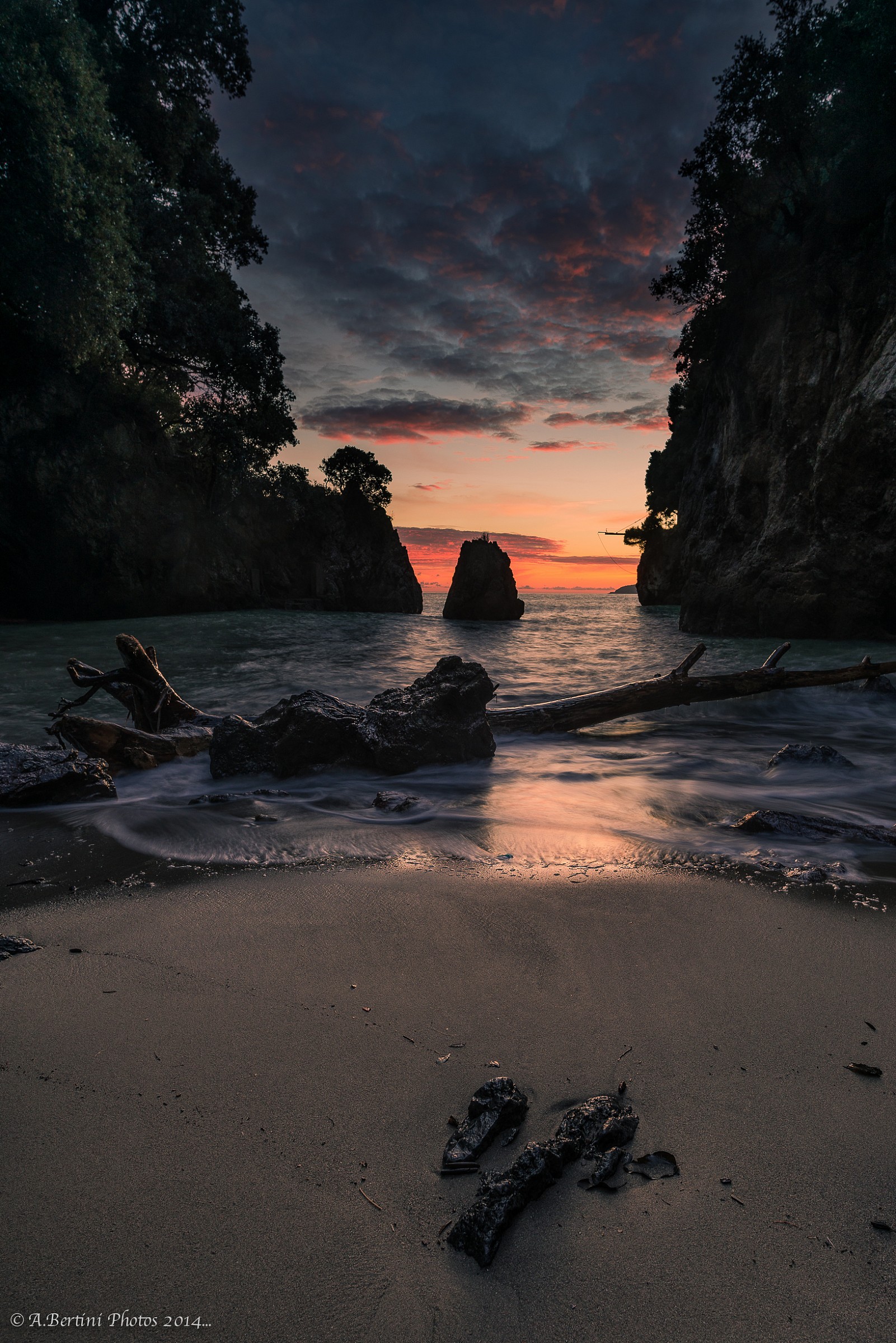 feelings .. Cove Beach Lerici