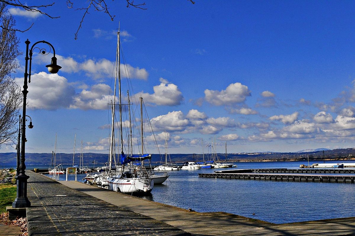 porto turistico di bolsena