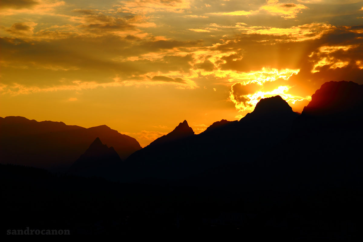 Scala dei piani con la luce