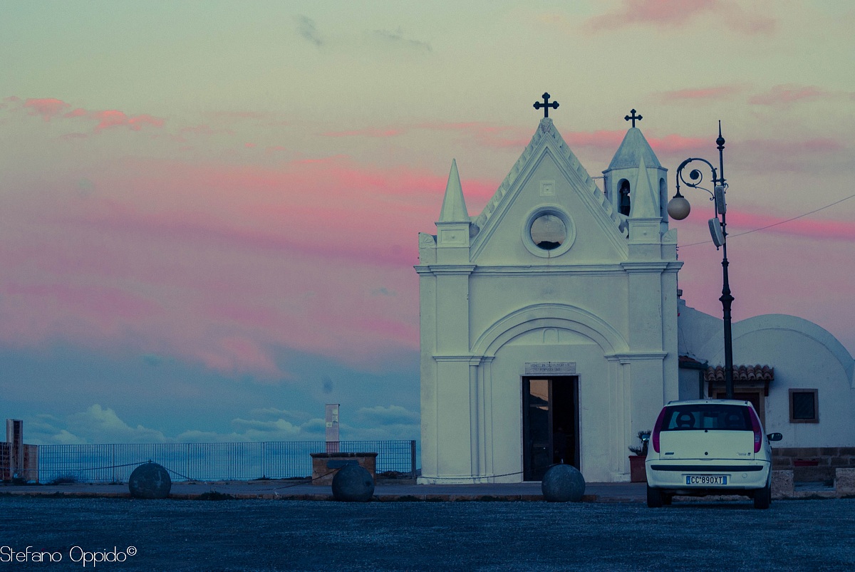 Chiesa al tramonto
