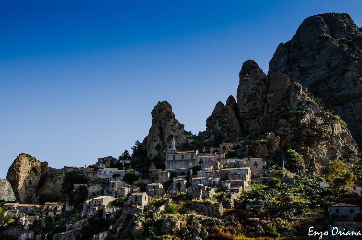 Pentedattilo al risveglio