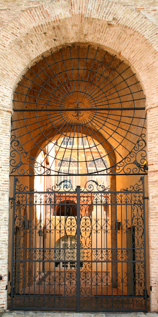 Il Cancello sul cortile