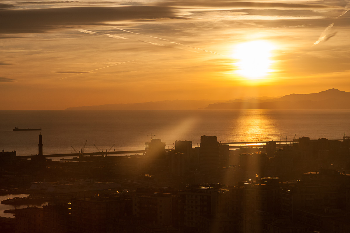 Tramonto su Genova