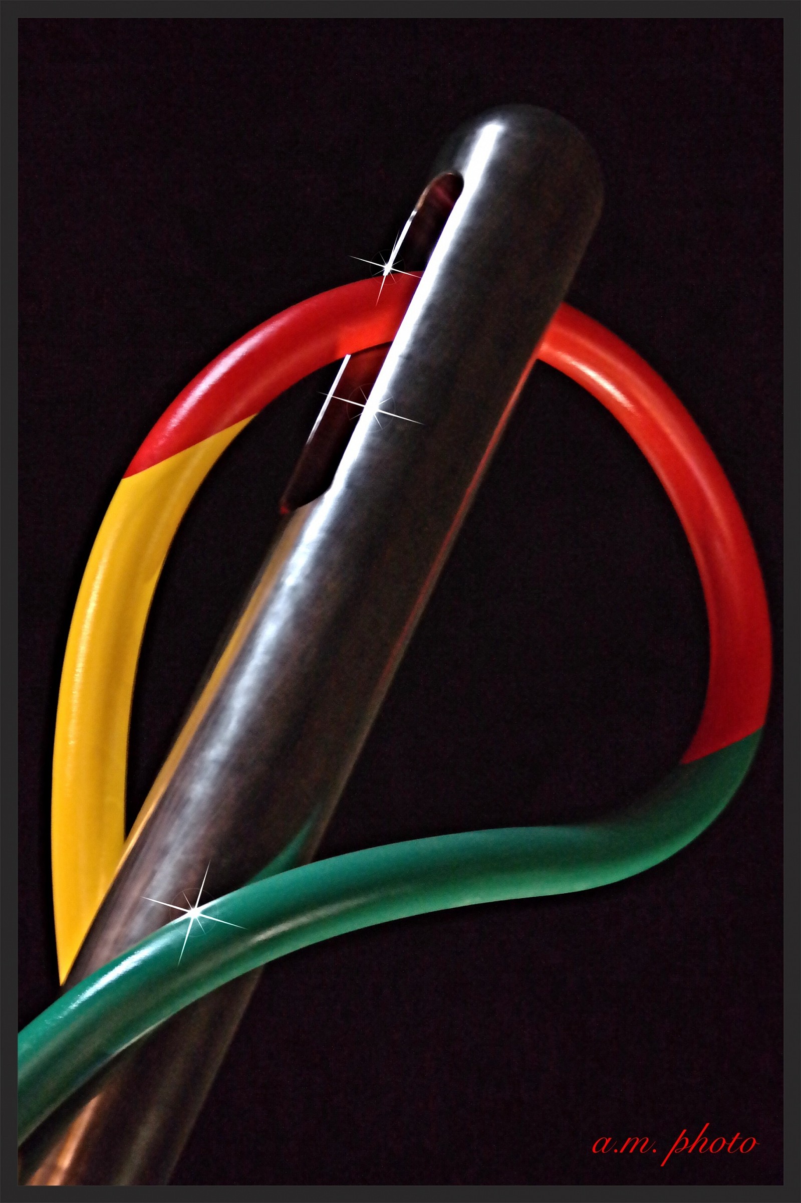 Milan, Piazza Cadorna, needle and thread