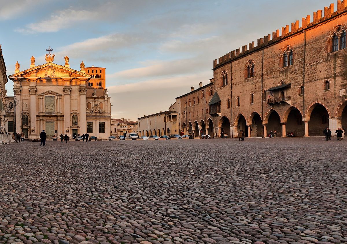Mantua - Piazza Sordello
