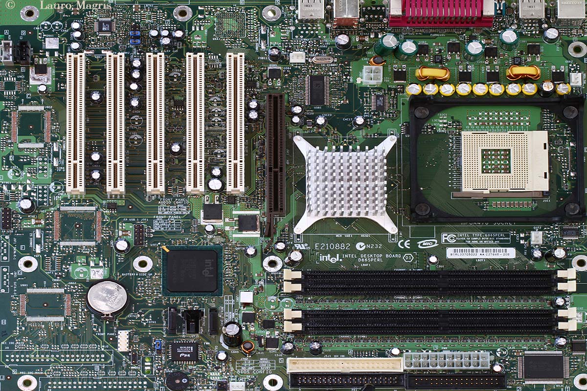 Metropolis: overflying