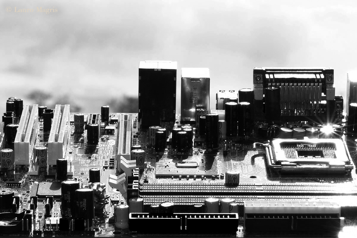 Metropolis: reflections on cities in B & W