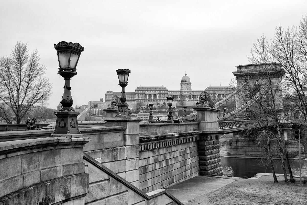 Chain's Bridge