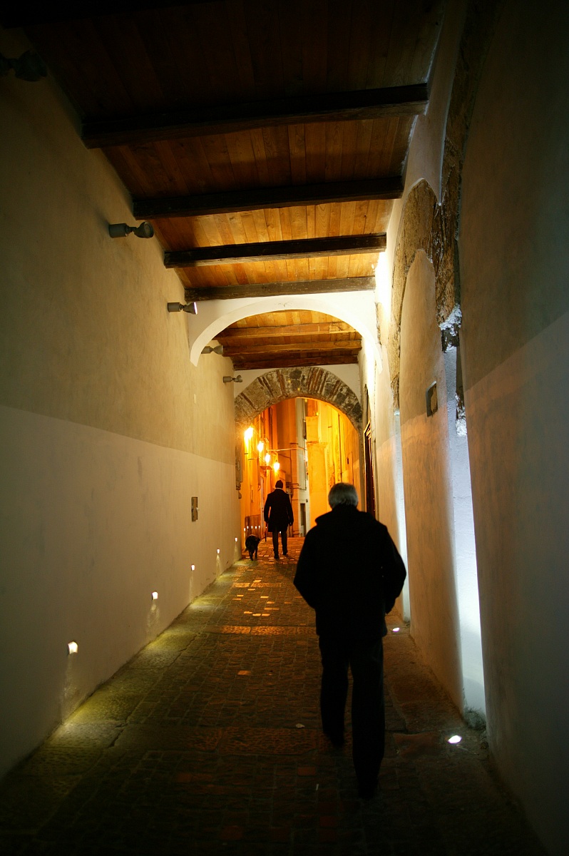 Per i vicoletti di Salerno