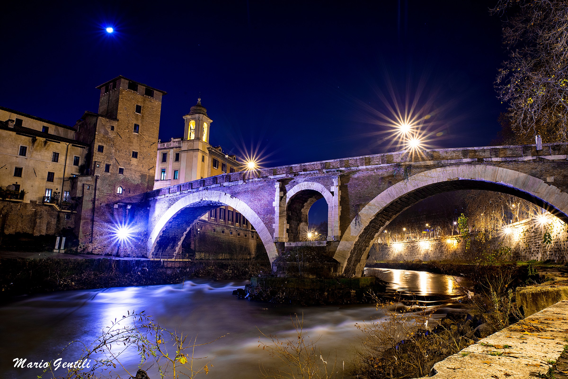 Tiber Island Bridge