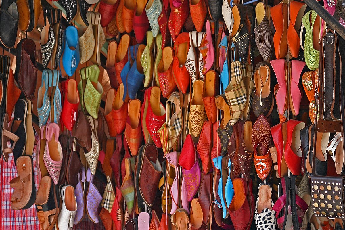 Marrakech - Marocco - bancarella di scarpe