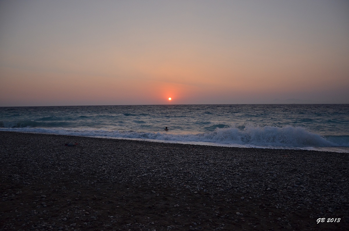 il sole si tuffa in mare