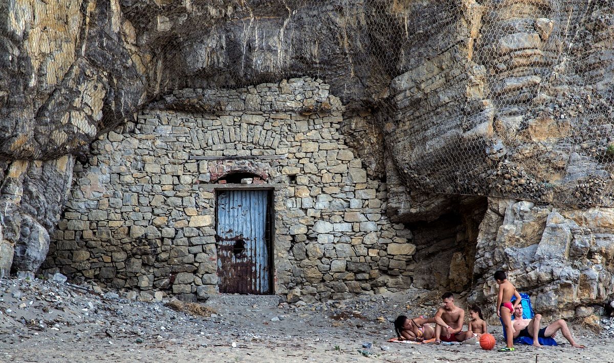 nuovi esseri delle caverne