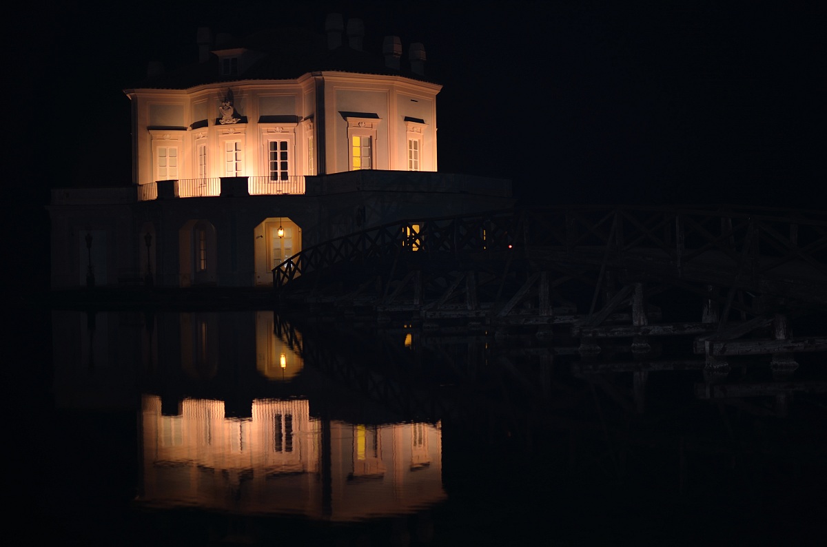 la casina in notturna