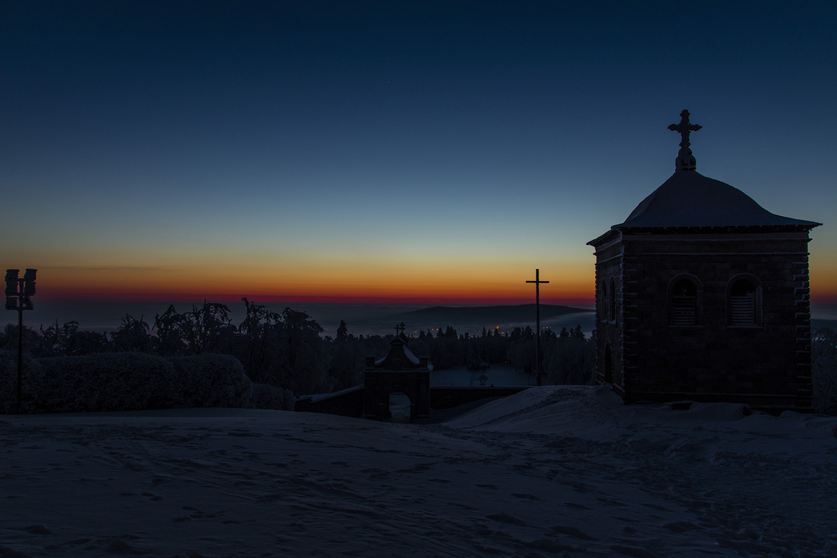 Alba a Santa Croce Mountain, Polonia