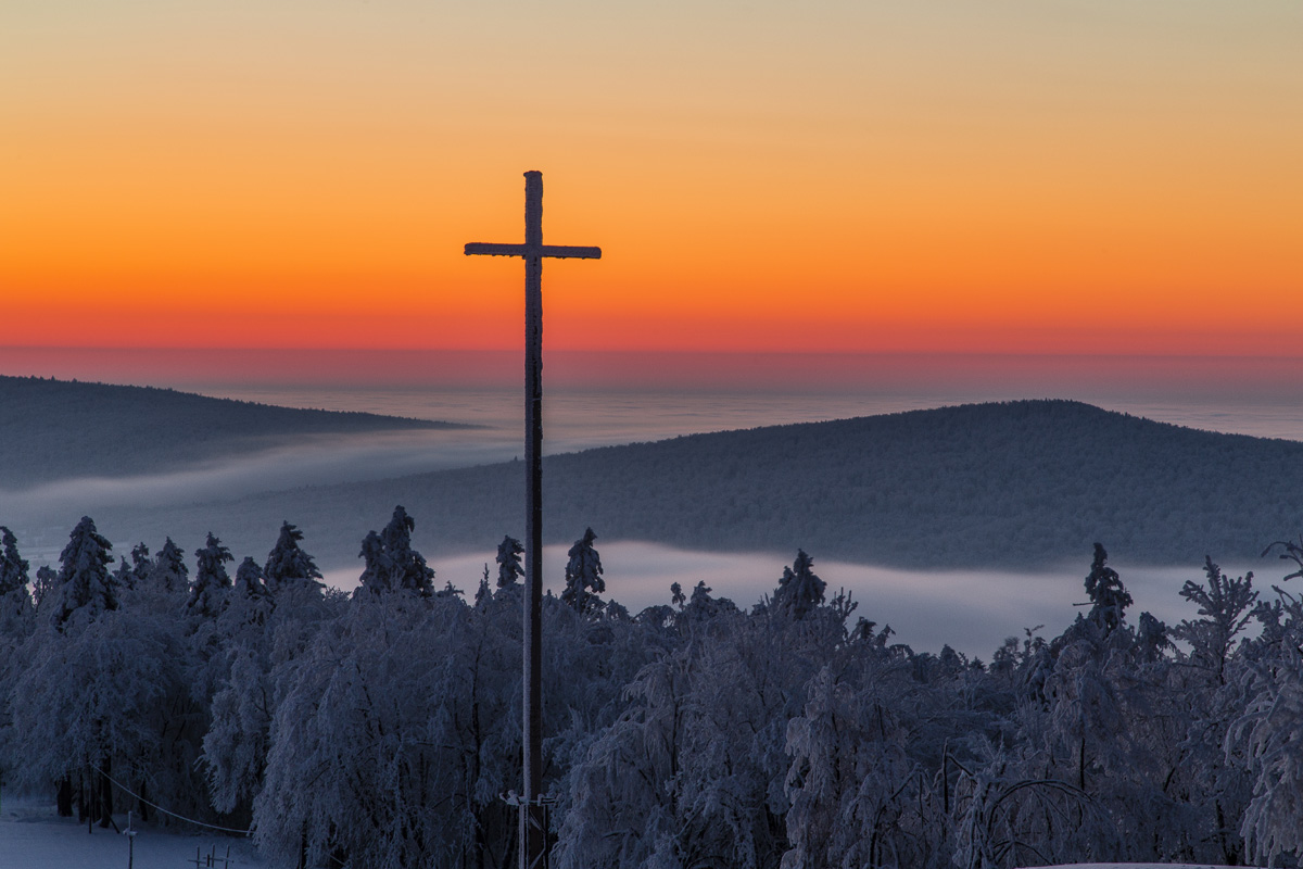 Alba a Santa Croce Mountain, Polonia