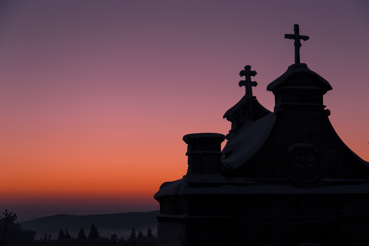 Alba a Santa Croce Mountain, Polonia