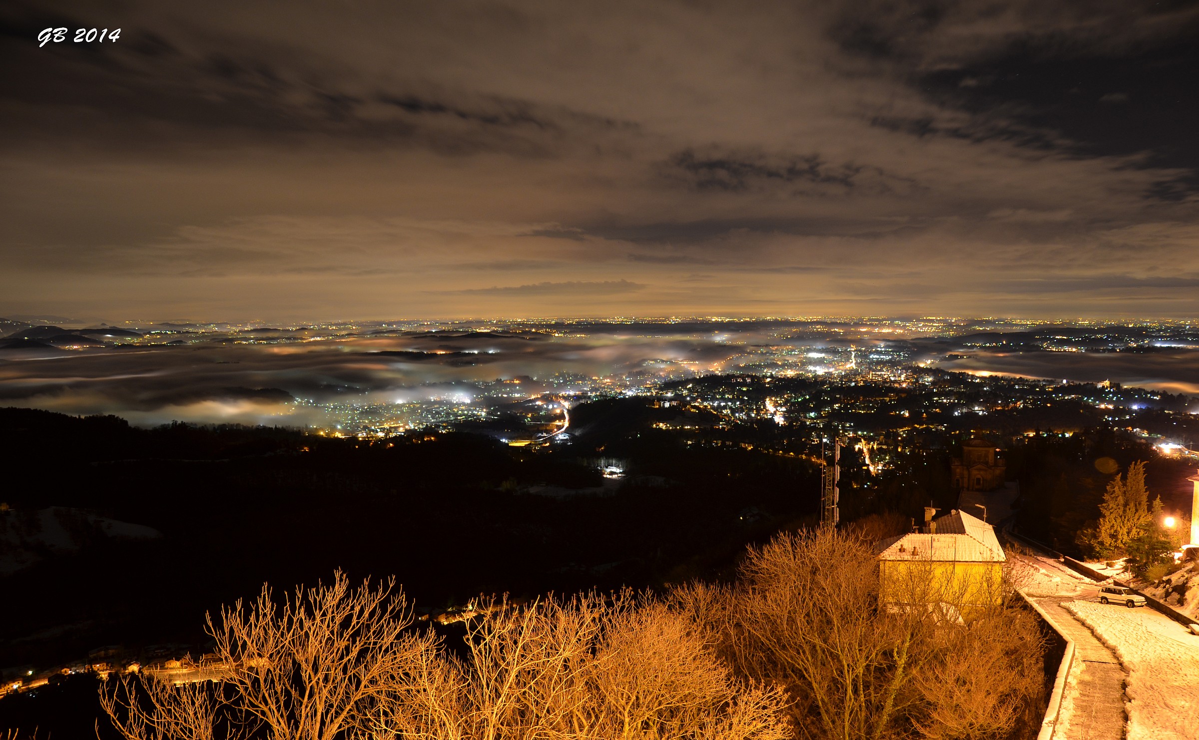 la nebbia si espande sul varesotto