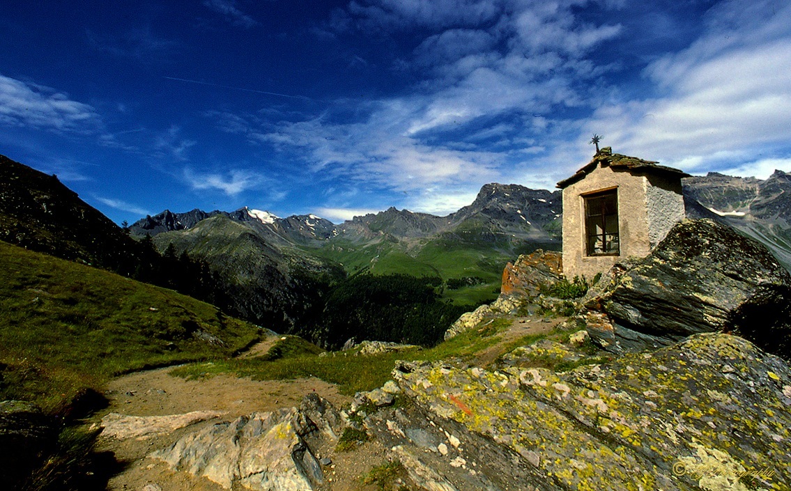 Hiker go by the way ...