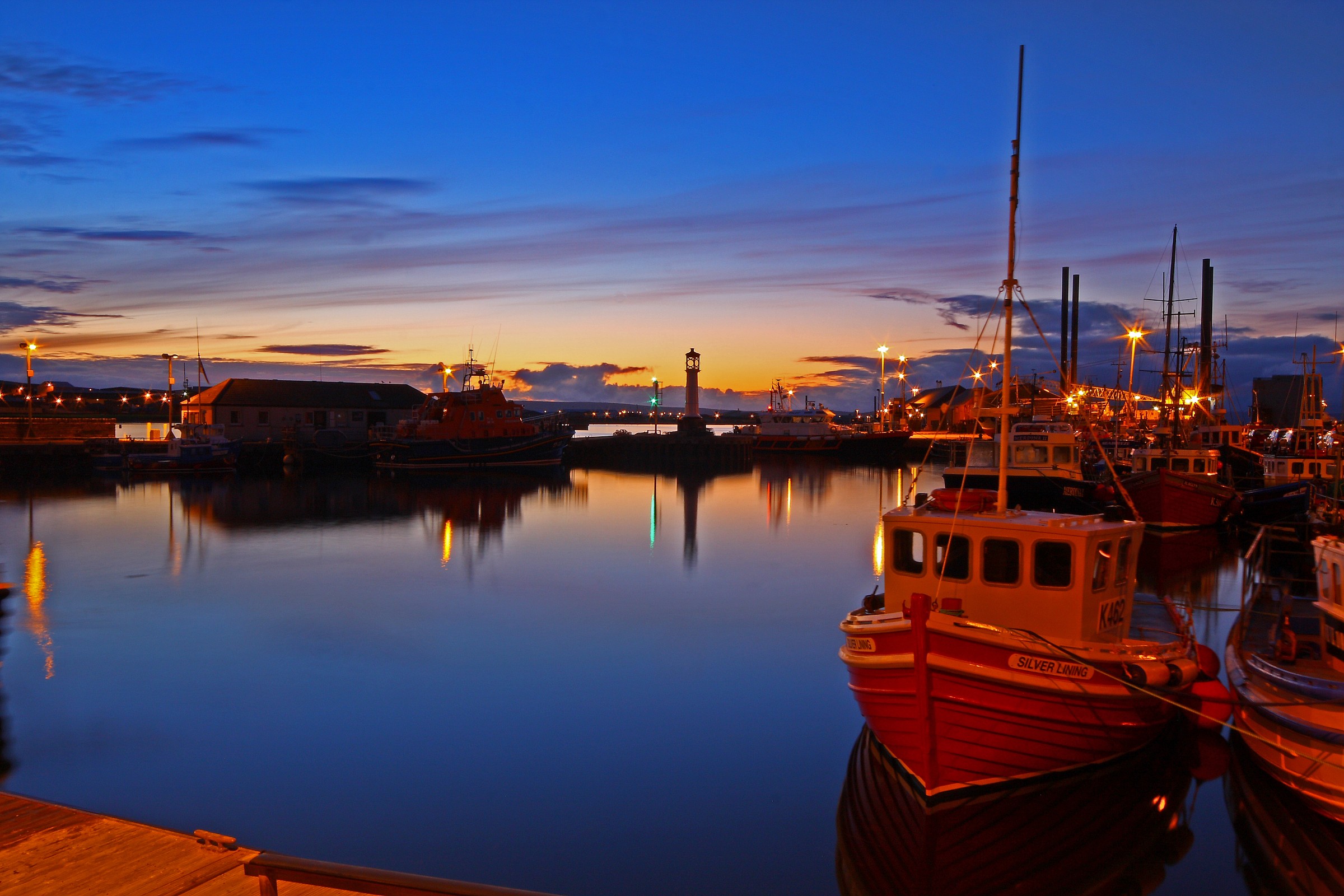 Kirkwall Harbour twilight - 10 PM - Isole Orcadi