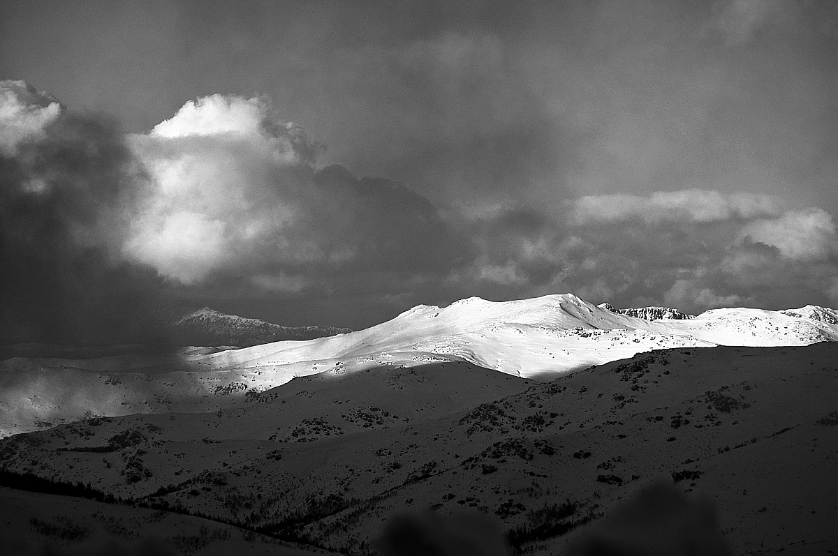 Sardinia, land of sea, sun and snow ...