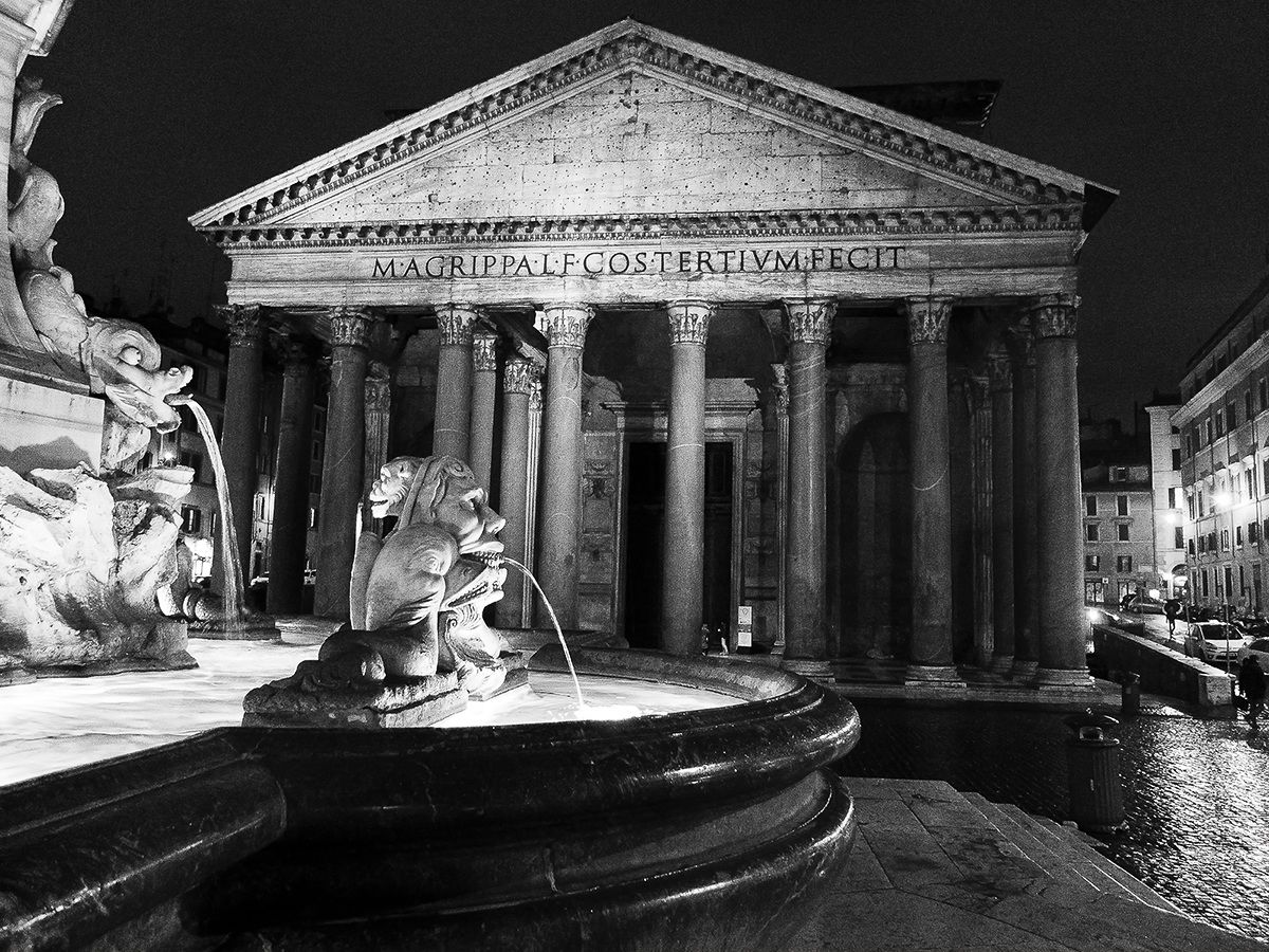 Pantheon B & W